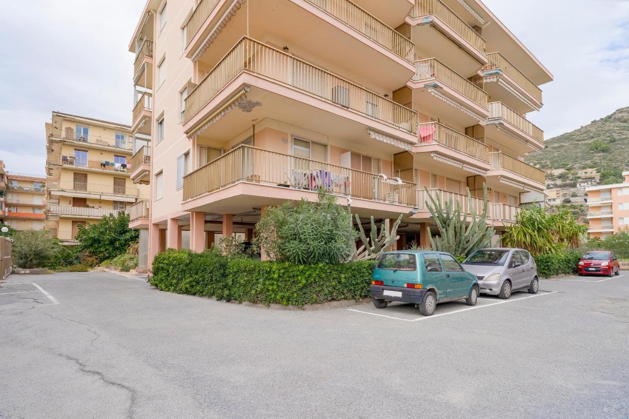 Near The Sea - Wifi And Parking Apartment Ventimiglia Bagian luar foto