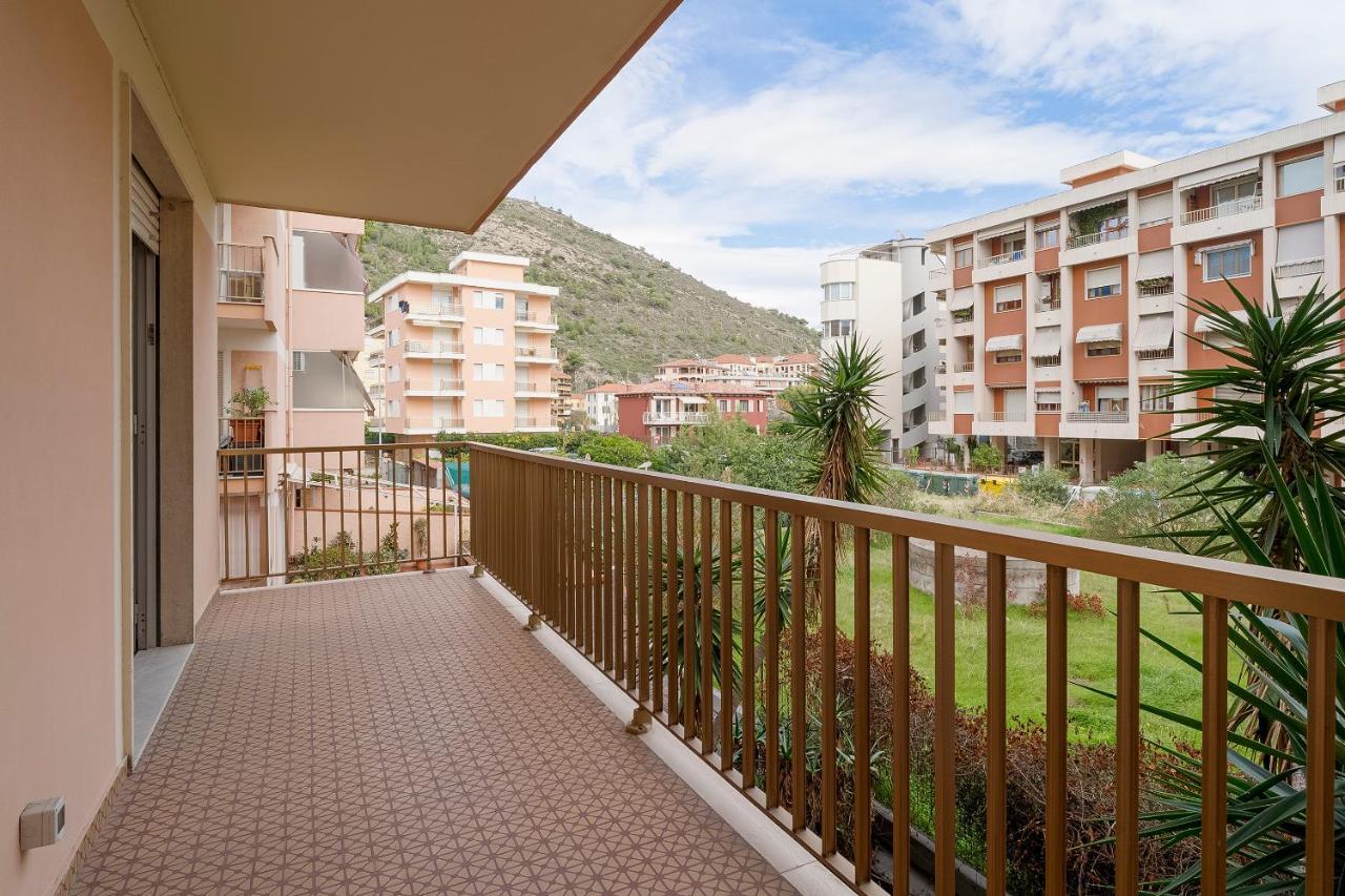 Near The Sea - Wifi And Parking Apartment Ventimiglia Bagian luar foto