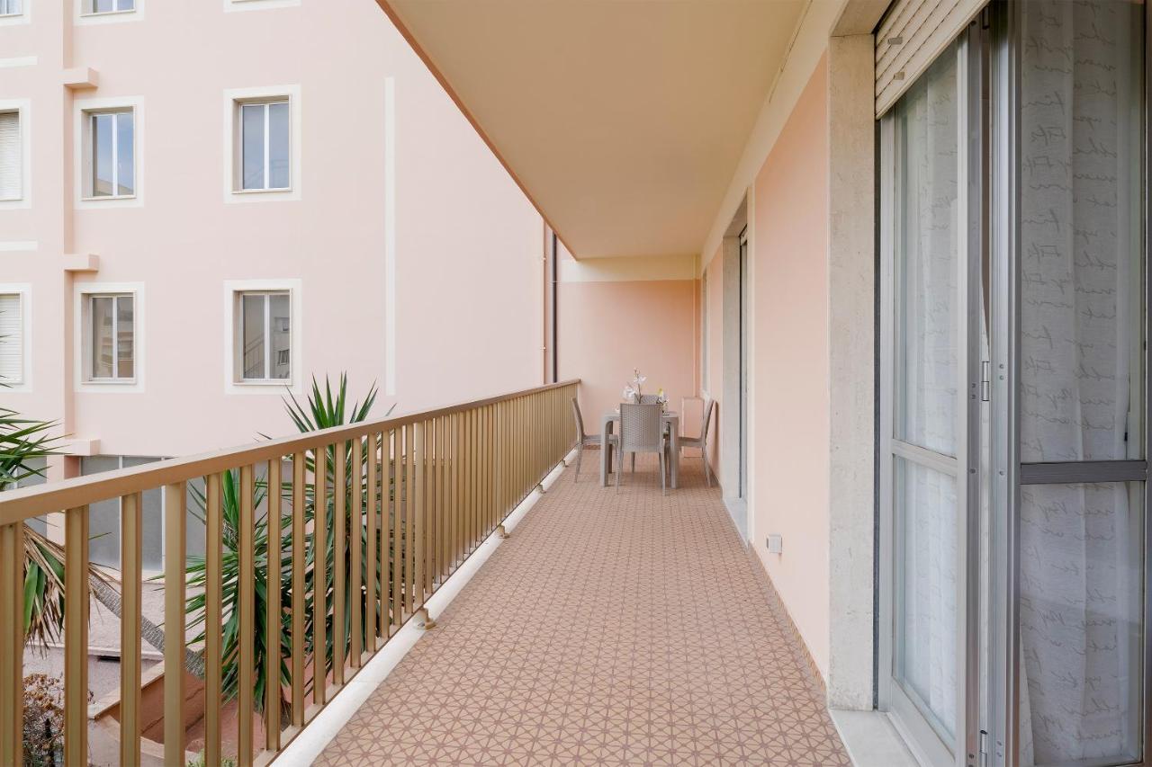 Near The Sea - Wifi And Parking Apartment Ventimiglia Bagian luar foto
