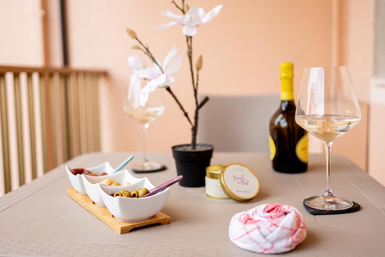 Near The Sea - Wifi And Parking Apartment Ventimiglia Bagian luar foto