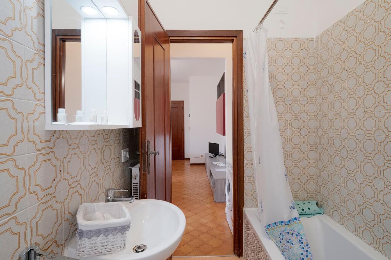 Near The Sea - Wifi And Parking Apartment Ventimiglia Bagian luar foto