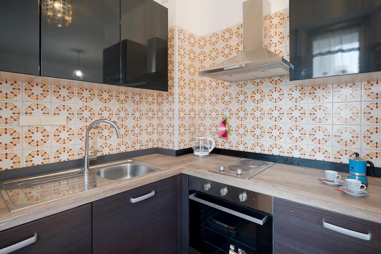 Near The Sea - Wifi And Parking Apartment Ventimiglia Bagian luar foto